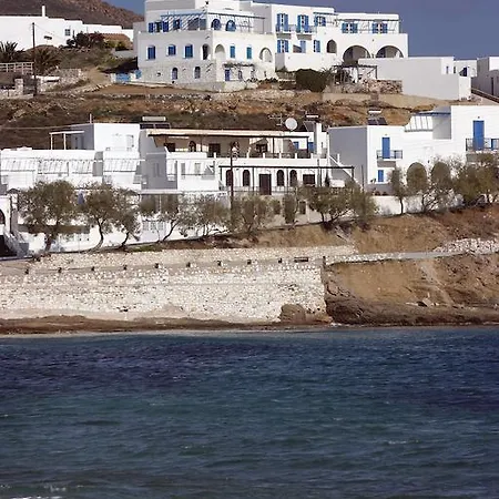 מלון דירות Arkas 4*