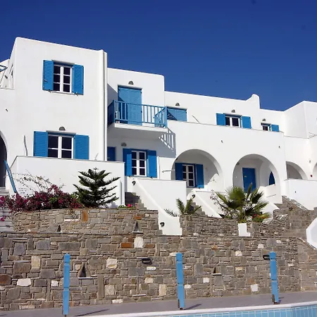 Arkas 4* לוגאראס